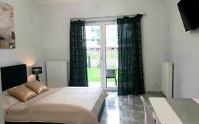 Na Grobli 20 Apartament z ogródkiem